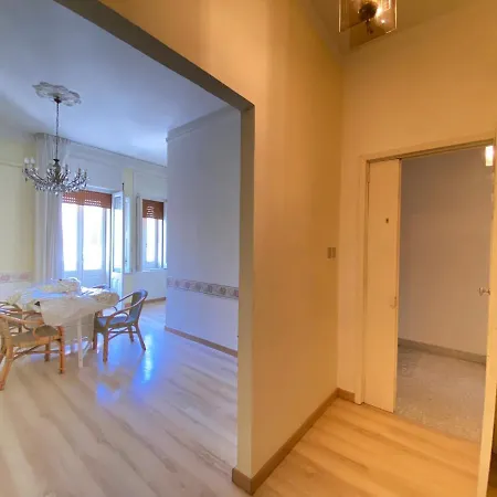 Birdy Center Apartment *