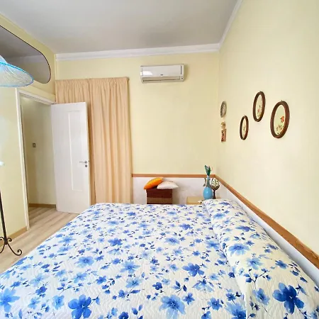 Birdy Center Apartment